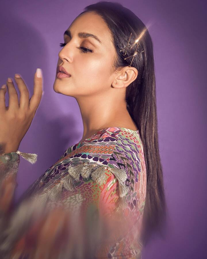 इंस्टाग्राम पर हुमा की फैन फॉलोइंग बढ़ती जा रही है. एक्ट्रेस ने हाल ही में 5 मिलियन फॉलोअर्स का आंकड़ा पार किया है.