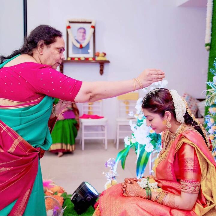 2021 ஆம் ஆண்டில் பெங்களூருவைச் சேர்ந்த தொழிலதிபரை திருமணம் செய்து கொண்டார்