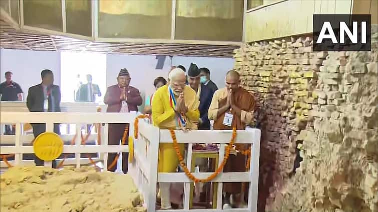 PM Narendra Modi Visits Mahamayadevi Temple in Lumbini Nepal Buddha Purnima Watch Buddha Purnima 2022: PM મોદીએ બુદ્ધ પૂર્ણિમાના દિવસે લુમ્બિનીના મહામાયા મંદિરમાં કરી પૂજા