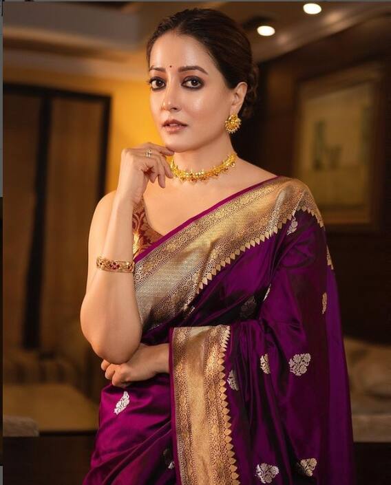 বেনারসিতে সাবেকি সাজ রাইমার