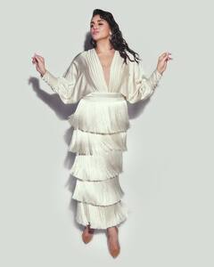 ਵਾਈਟ ਡਰੈੱਸ 'ਚ Huma Qureshi ਨੇ ਦਿਖਾਈ ਕਾਤਲਾਨਾ ਅਦਾਵਾਂ, ਐਕਟਰਸ 'ਤੇ ਫੈਨਸ ਨੇ ਕਰ ਦਿੱਤੀ ਪਿਆਰ ਦੀ ਬਾਰਸ਼