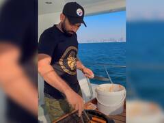 Watch: दुबई का चिकन सॉसेज मिस कर रहे मोहम्मद शमी, शेयर किया पुराना वीडियो