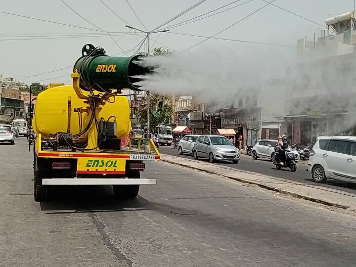 दिन में ज्यादातर समय बाजार सूने पड़े रहे. बाजार में कर्फ्यू जैसा नजारा दिखाई दिया. मौसम विभाग का अनुमान है कि सोमवार को मौसम के मिजाज में हल्का बदलाव आ सकता है. एक नए विक्षोभ के चलते गर्मी से थोड़ी राहत 18 मई के बाद ही मिल सकती है. हालांकि वह भी कुछ दिन के लिए ही मिलेगी.