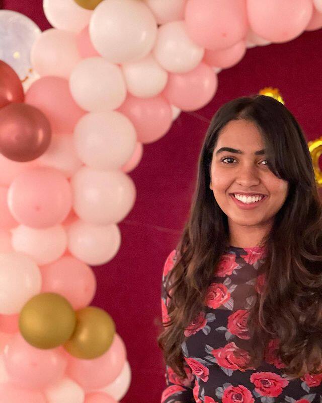 ప్రస్తుతం 'రంగమార్తాండ', 'పంచతంత్రం' వంటి సినిమాల్లో నటిస్తోంది. (Photo Courtesy: Shivathmika Instagram)