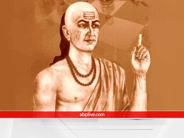 चाणक्य नीति (Chanakya Niti) के अनुसार व्यक्ति को अपने स्वास्थ्य के प्रति सदैव गंभीर रहना चाहिए. जो लोग सेहत के प्रति लापरवाह होते हैं उन्हें रोग घेरे रहते हैं. रोग से दूर रहना है तो पौष्टिक आहार अवश्य लेना चाहिए. पौष्टिक आहार सेहत को ठीक रखते हैं और रोगों से लड़ने की शक्ति प्रदान करते हैं. पौष्टिक आहार लेने से ऊर्जा बनी रहती है जो पूरे दिन के कार्यों को करने के लिए आवश्यक है.