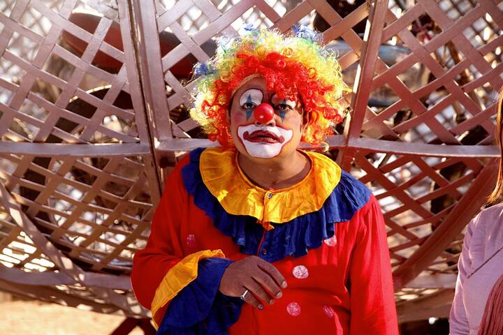 ফের একবার পর্দায় জুটি বাঁধতে চলেছেন পরাণ বন্দ্যোপাধ্যায় (Paran Bandyopadhyay) ও লিলি চক্রবর্তী (Lily Chakraborty)। রাজেশ দত্ত এবং ঈপ্সিতা রায়ের পরিচালনায় মুক্তি পেতে চলেছে 'সার্কাসের ঘোড়া'।