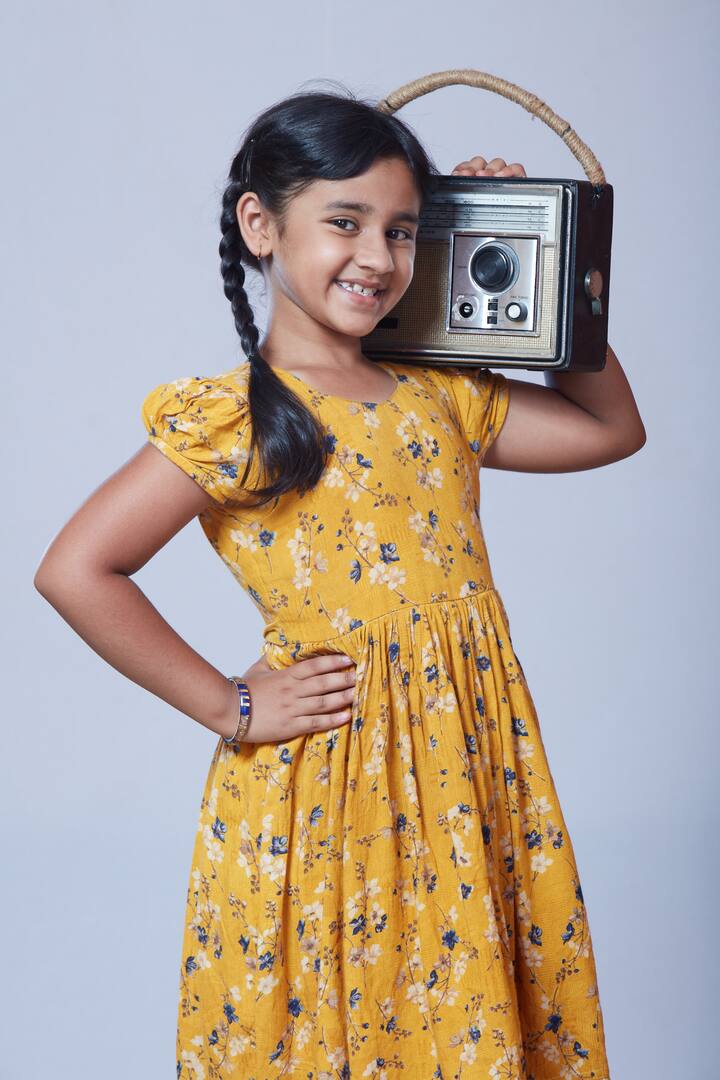 अवनी तायवाडे ही मूळची नागपूरची. लहानपणापासूनच तिला अभिनयाची आवड आहे. अवनीच्या आईने तिची आवड लक्षात घेऊन तिला अभिनय क्षेत्रात येण्यासाठी प्रोत्साहन दिलं. दोन हिंदी मालिका आणि एका मराठी सिनेमात अवनीने बालकलाकार म्हणून आपली ओळख निर्माण केली आहे.