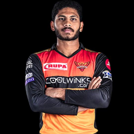 IPL: एक मैच में सबसे ज्यादा रन देने वाले गेंदबाज, जानें लिस्ट में कौन कौन है शामिल