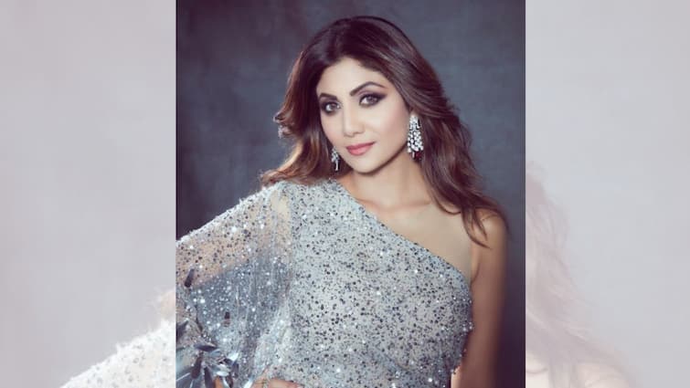 Shilpa Shetty unveils her 'brand new avatar' as a superwoman, know in details Shilpa Shetty: চোখ ধাঁধানো অবতারে নেট দুনিয়ায় ফিরলেন শিল্পা শেট্টি