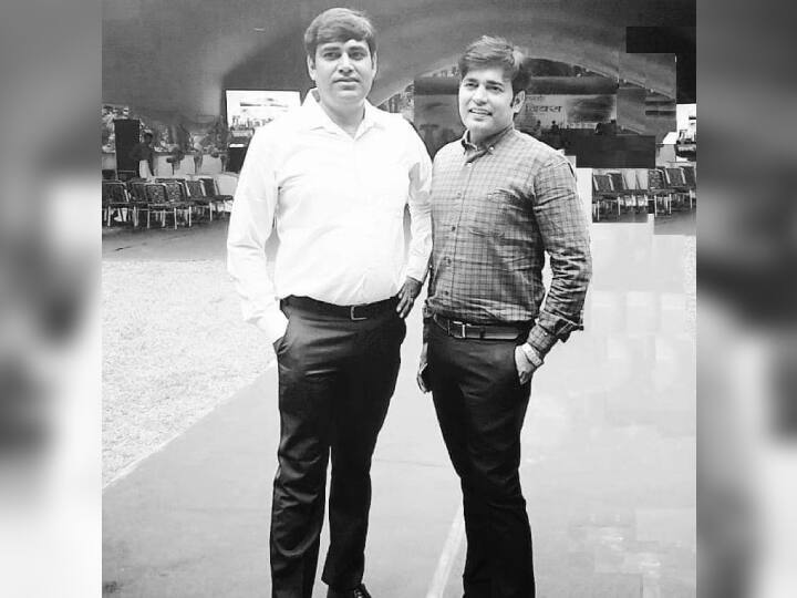 बीपीएससी 67वीं प्रारंभिक परीक्षा पर्चा लीक मामले में रविवार को ईओयू की ओर से चार लोगों की गिरफ्तारी की पुष्टि की जा चुकी है. इसमें आईएएस रंजीत कुमार सिंह को पेपर भेजने वाला उनका दोस्त कृष्ण मोहन सिंह भी शामिल है.