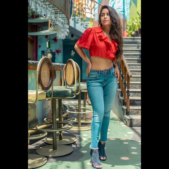 Avika Gor Photos:  గుంటూరు మిర్చిలా ఉన్న అవికా గోర్