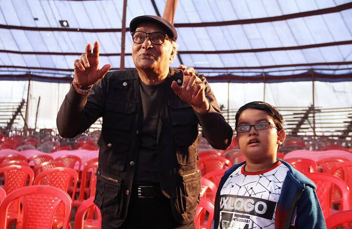 এবার একটা গোটা সার্কাসের (Circus) গল্প উঠে আসবে বাংলা সিনেমায়। ছবির নাম 'সার্কাসের ঘোড়া'। প্রকাশ্যে ছবির চরিত্রদের প্রথম লুক।