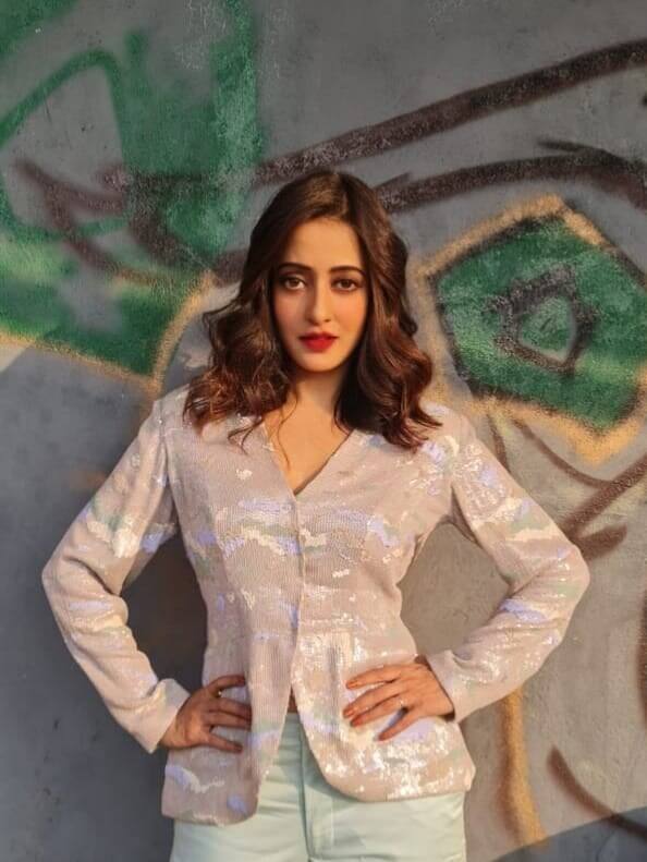 একটি বিপণী সংস্থার ই-বাইক উদ্বোধনের অনুষ্ঠানে হাজির ছিলেন রাইমা সেন। তাঁর হাত দিয়ে উদ্বোধন করা হয় ওই ই বাইক।