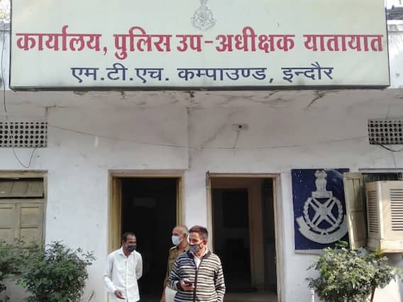 Indore News: एक्शन मोड में इंदौर की ट्रैफिक पुलिस, चालान से चार महीने में की बंपर कमाई Indore News: एक्शन मोड में इंदौर की ट्रैफिक पुलिस, चालान से चार महीने में की बंपर कमाई