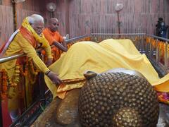 In Photos: बुद्ध पुर्णिमा पर कुशीनगर पहुंचे पीएम मोदी, महापरिनिर्वाण मंदिर में की पूजा-अर्चना, देखें तस्वीरें