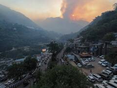Katra Forest Fire: त्रिकुटा पर्वत पर जंगलों में लगी भीषण आग पर अब तक काबू नहीं, तीन दिन से बुझाने का काम जारी
