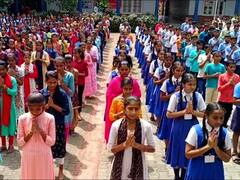 PHOTO : मे महिन्यातच बेळगावातील शाळा गजबजल्या, शैक्षणिक वर्षाला प्रारंभ