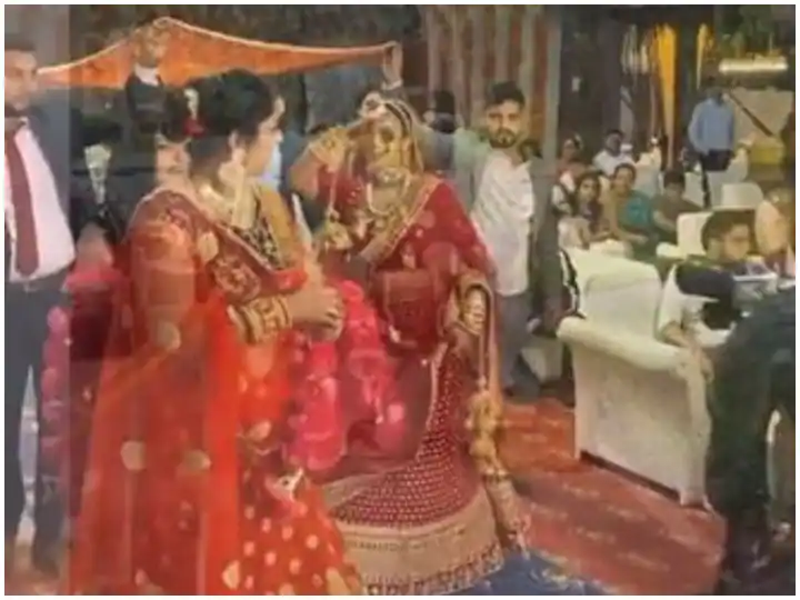 Watch : ਸਵੈਗ ਵਾਲੀ ਲਾੜੀ ਦੀ ਧਮਾਕੇਦਾਰ ਐਂਟਰੀ ਦੇਖ ਹੈਰਾਨ ਰਹਿ ਗਏ ਮਹਿਮਾਨ, ਵੀਡੀਓ ਵਾਇਰਲ