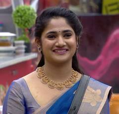 Losliya Pic : ஜிம் பனியனில் அசத்திய லோஸ்லியா...! லேட்டஸ்ட் கிளிக்ஸ்..!