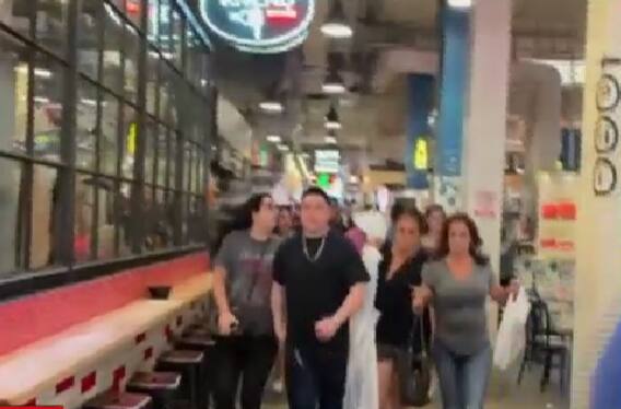 New york 'ਚ ਹੋਏ ਹਮਲੇ ਦੀ CCTV ਆਈ ਸਾਹਮਣੇ, ਦੇਖੋ ਕਿਵੇਂ ਮਚੀ ਹਫੜਾ-ਦਫੜੀ
