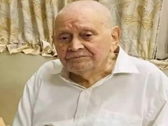 महाराष्ट्राचे माजी मंत्री हुसेन दलवाई यांचे निधन, 99 व्या वर्षी घेतला अखेरचा श्वास महाराष्ट्राचे माजी मंत्री हुसेन दलवाई यांचे निधन, 99 व्या वर्षी घेतला अखेरचा श्वास