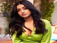 Meera Jasmine Photos: హాట్ ట్రెండీ వేర్ లో హోమ్లీ బ్యూటీ