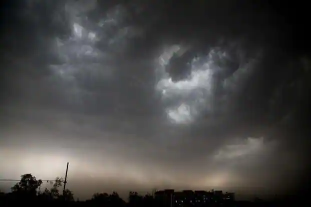 Cumulonimbus Clouds : அதிர்ச்சி.. அய்யய்யோ.. மீண்டும் வெள்ளமா?’ - அச்சுறுத்தும் குமுலோநிம்பஸ் மேகங்கள்.. ஆய்வில் தகவல்!