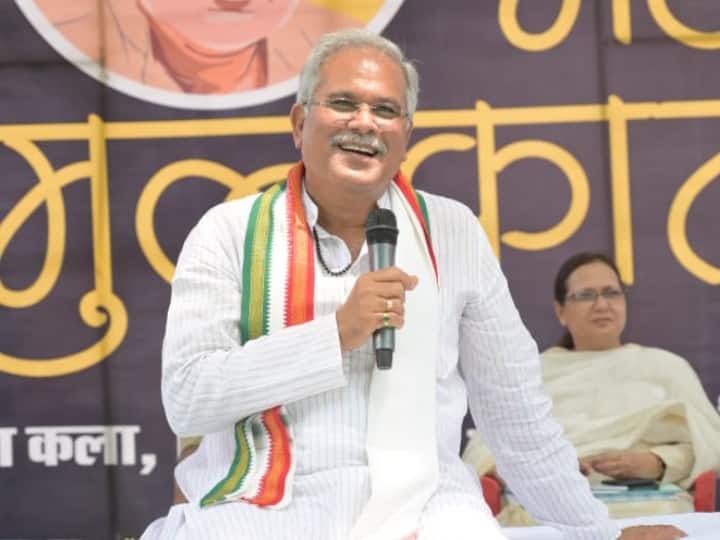 Chhattisgarh News: सीएम बघेल के 'भेंट-मुलाकात' अभियान के दूसरे फेज की बस्तर से हुई शुरुआत, नक्सलियों के गढ़ में करेंगे जन चौपाल Chhattisgarh News: CM Bhupesh Baghel 'Bhent Mulaqaat' campaign second phase started from Bastar ann Chhattisgarh News: सीएम बघेल के 'भेंट-मुलाकात' अभियान के दूसरे फेज की बस्तर से हुई शुरुआत, नक्सलियों के गढ़ में करेंगे जन चौपाल