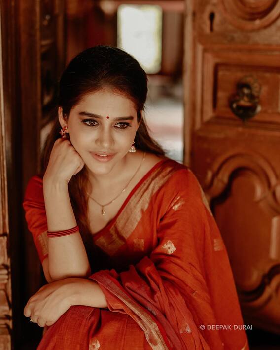 Nabha Natesh Photos: కాటుక కళ్ళను చూస్తే పోతుందే మతి పోతుందే