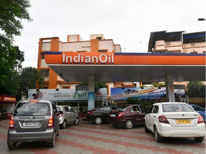 Indian Oil Earned Record Profit Amid Skyrocketing Prices Of Petrol And Diesel પેટ્રોલ-ડીઝલના ભડકે બળતા ભાવ અને વધતી મોંઘવારી વચ્ચે ઇન્ડિયન ઓઈલે કરી રેકોર્ડ બ્રેક કમાણી