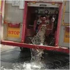 In Pics: राजस्थान के चूरू में तापमान पहुंचा 47.9 डिग्री, नगर परिषद  ने राहत के लिए सड़कों पर करवाया पानी का छिड़काव