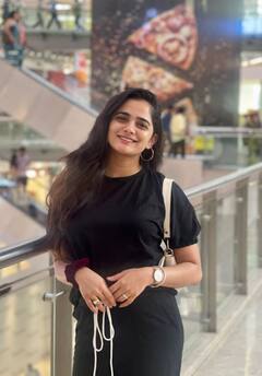 In Pics : स्टाईल विथ ब्लॅक; भाग्यश्री मोटेचा जबरदस्त अंदाज