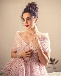 Taapsee Pannu Photos: ਤਾਪਸੀ ਪੰਨੂ ਨੇ ਬੇਬੀ ਪਿੰਕ ਆਫ ਸ਼ੋਲਡਰ ਡ੍ਰੈੱਸ 'ਚ ਮਨਵਾਇਆ ਆਪਣੀ ਖੂਬਸੂਰਤੀ ਦਾ ਲੋਹਾ