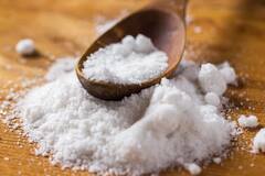 Salt Side Effects: ज्यादा नमक खाने की आदत क्याआपको भी है? जानें इससे होने वाले नुकसान