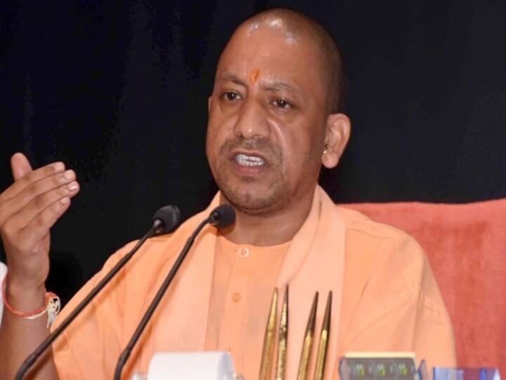 CM Yogi Adiyanath instructions says Religious events should be held at fixed places and traffic system should not be disrupted ann CM योगी का निर्देश- तय जगहों पर हों धार्मिक आयोजन, बाधित न हो यातायात व्यवस्था