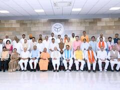 PM Modi Lucknow Visit: नेपाल दौरे के बाद देर शाम पीएम मोदी ने सीएम योगी आदित्यनाथ के आवास पर किया डिनर, मंत्रियों को दिया सुशासन का मंत्र