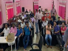 Deoghar News: देवघर के सदर अस्पताल में डॉक्टर से मारपीट के विरोध में 19 डॉक्टरों ने दिया सामूहिक इस्तीफा, हड़ताल पर गए