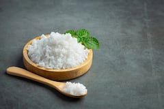 Salt Side Effects: ज्यादा नमक खाने की आदत क्याआपको भी है? जानें इससे होने वाले नुकसान
