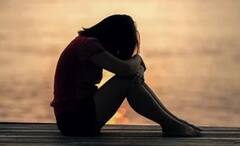 Mental Health: কথায় কথায় জল আসে চোখে! এই কারণে নয়ত!