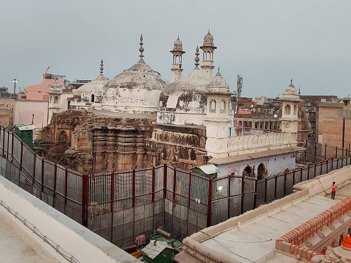 Gyanvapi mosque varanasi court Verdict on survey Gyanvapi Masjid Case: कोर्ट कमिश्नर अजय मिश्रा को अदालत ने हटाया, सर्वे रिपोर्ट दाखिल करने के लिए 2 दिन की दी मोहलत