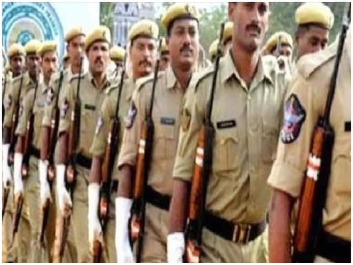 Delhi Sarkari Naukri SSC Delhi Police Head Constable Bharti 2022 notification released for 800 vacancies apply at ssc.nic.in SSC Delhi Police Recruitment 2022: दिल्ली पुलिस हेड कॉन्सटेबल पदों के लिए SSC ने जारी किया नोटिस, भरे जाएंगे 800 से अधिक पद