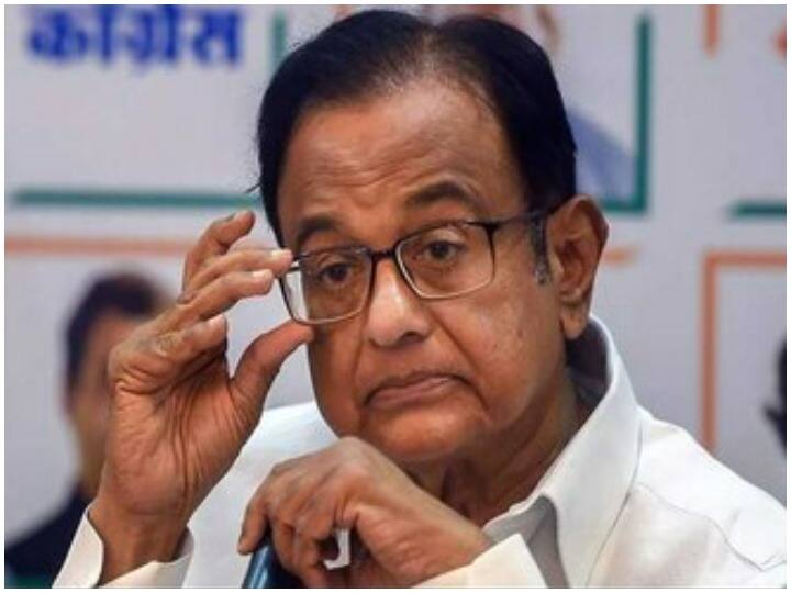 CBI raids P Chidambaram House, know why raids took place at Chidambaram house CBI ने पी चिदंबरम के 10 ठिकानों पर की छापेमारी, जानें क्यों लिया गया ये एक्शन