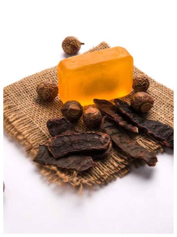 सफेद बालों की परेशानी दूर करे रीठा-आंवला, ऐसे करें इस्तेमाल