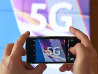 5G स्पेक्ट्रम वाटप  20 वर्षांच्या वैधतेसाठी होऊ शकतं; दूरसंचार विभागातील सूत्रांची माहिती