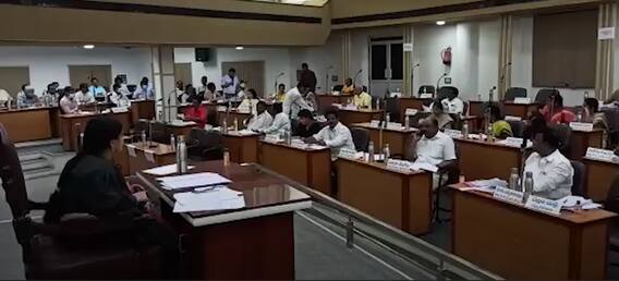 Vijayawada Municipal Corporation Council Meet: టీడీపీ సభ్యుల సస్పెన్షన్ నేలపై పడుకుని నిరసన|ABP Desam