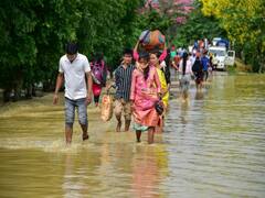 Assam Flood: असम में अब तक 7 की मौत, 2 लाख से अधिक प्रभावित, देखें तस्वीरें