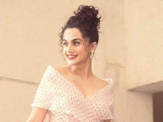 Taapsee Pannu Photos: పింక్ ఫ్రాక్ లో ఢిల్లీ బ్యూటీ అదిరిపోలా Taapsee Pannu Photos: పింక్ ఫ్రాక్ లో ఢిల్లీ బ్యూటీ అదిరిపోలా
