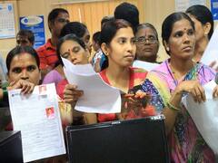 JanDhan Account: आपको खाते में जीरो बैंलेंस होने पर भी सरकार दे रही 10,000 रुपये, जानें कैसे ले सकते हैं फायदा?