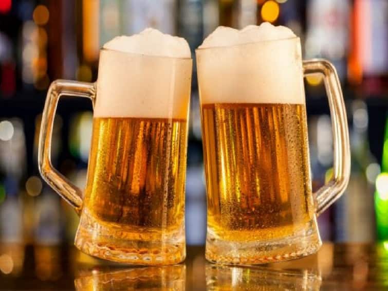 singapore introduces beer made with sewage water and urine Newater Singapore Beer : सिंगापुरात मलमुत्रापासून बनणार बिअर! काय आहे यामागचं कारणं...
