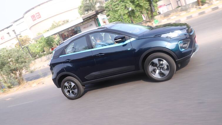 Tata Nexon EV Max review and range test: Is it worth the money? Tata Nexon EV Max review: ટાટા નેક્સન ઇવી મેક્સ રિવ્યૂઃ જાણો શું છે ખાસ આ કારમાં